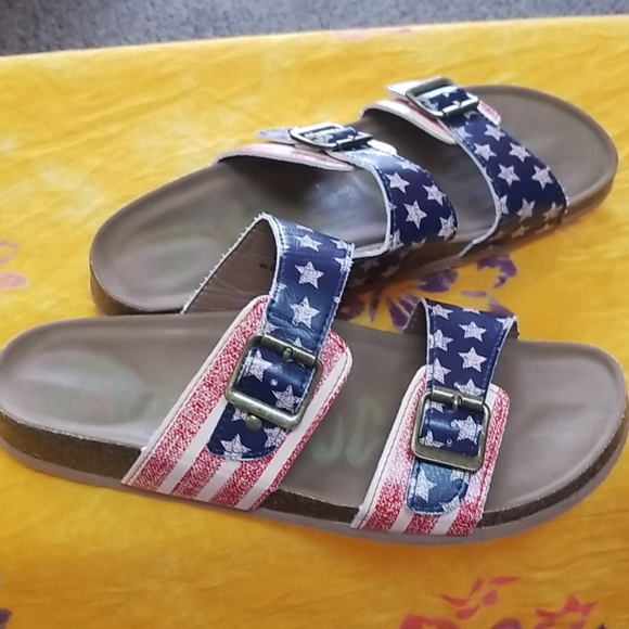 Comfy Walking Sandals - Picture 4 of 7